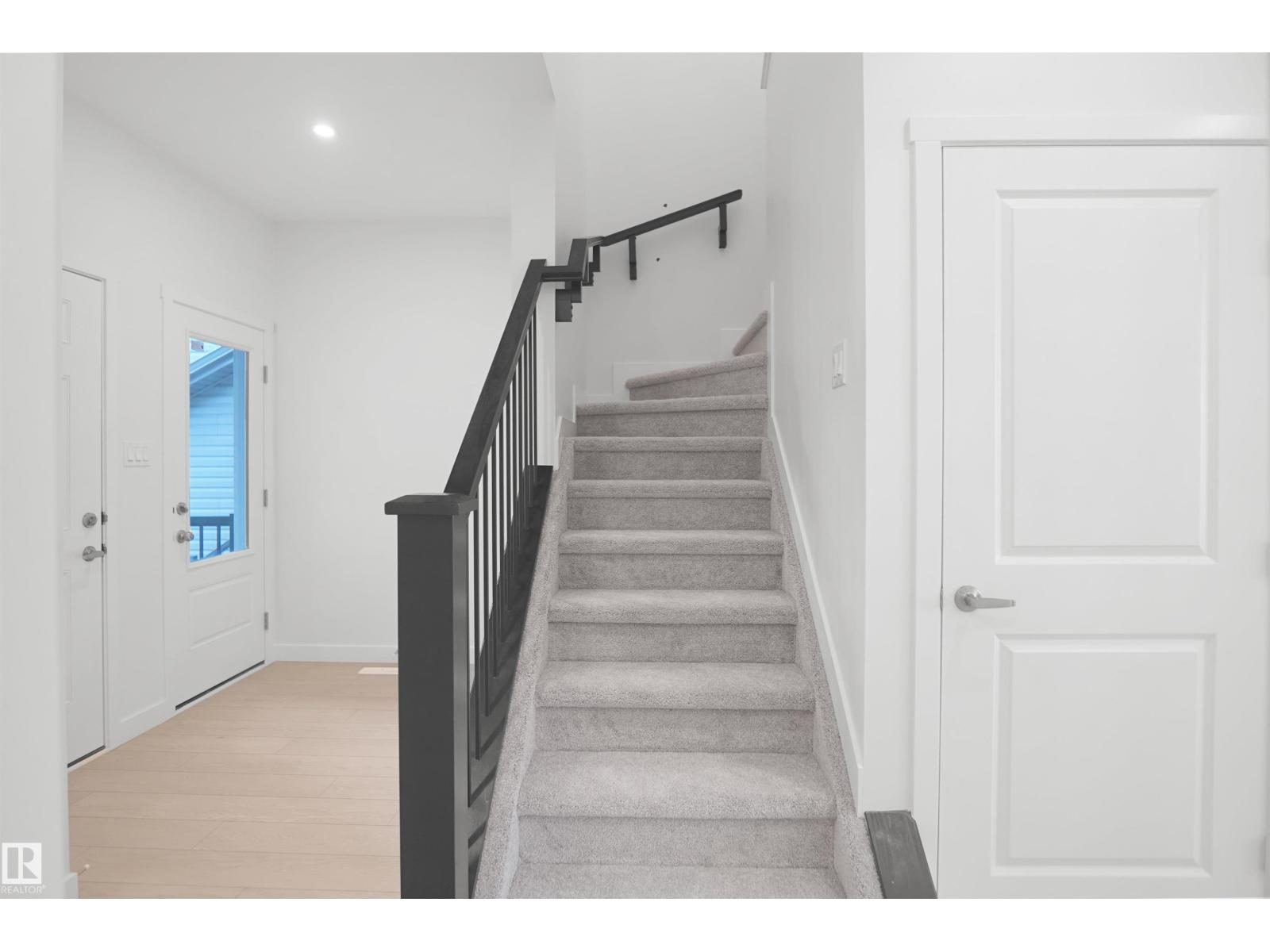 20928 16 Av Nw Property Photo 4
