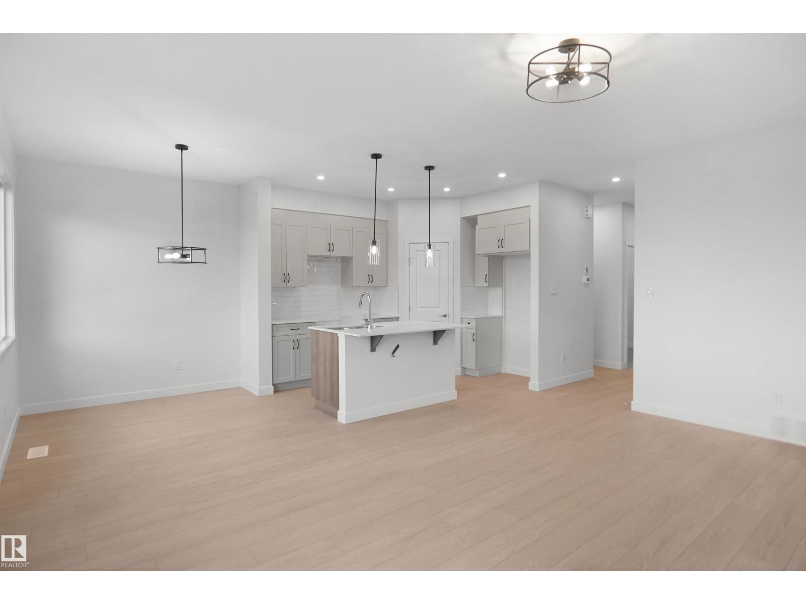 20928 16 Av Nw Property Photo 8