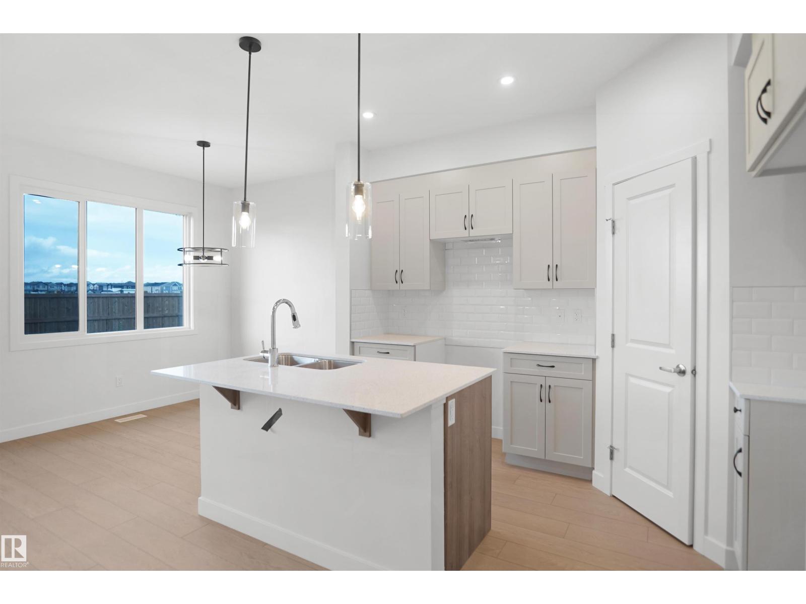 20928 16 Av Nw Property Photo 9