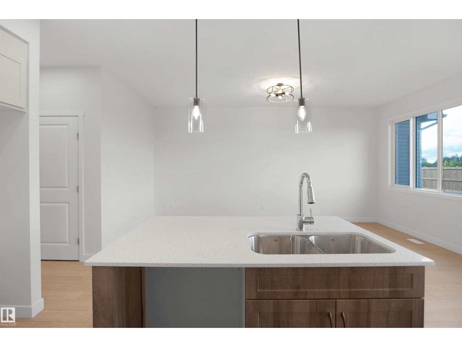 20928 16 Av Nw Property Photo 15