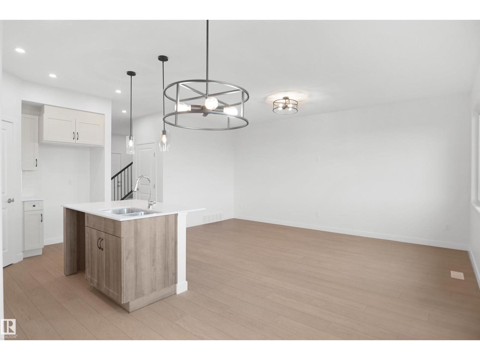 20928 16 Av Nw Property Photo 17