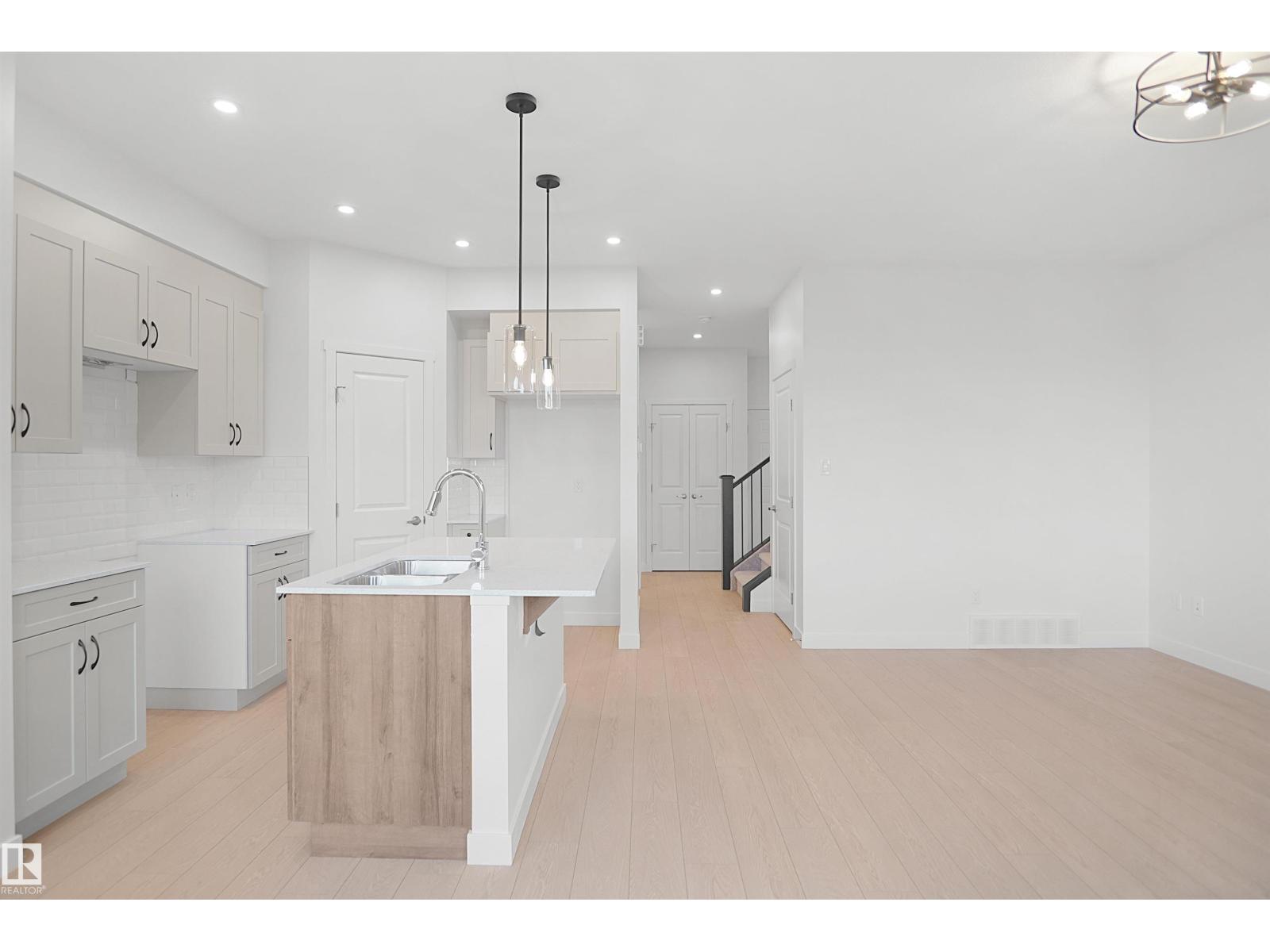 20928 16 Av Nw Property Photo 18