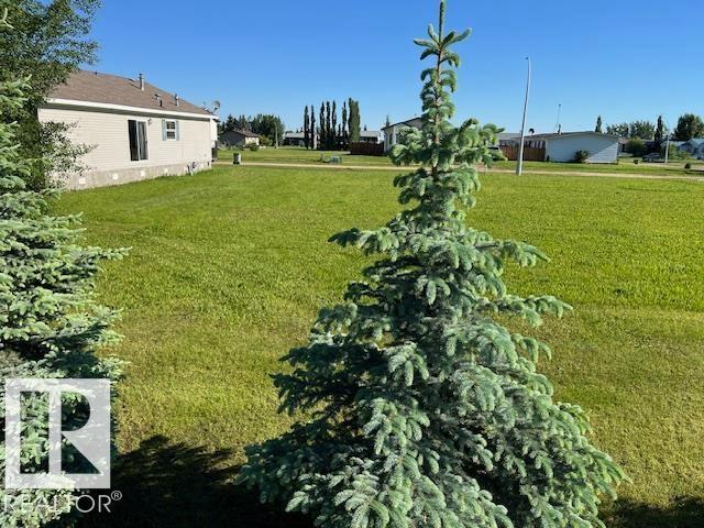 2 Woodbend Cr Property Photo 3
