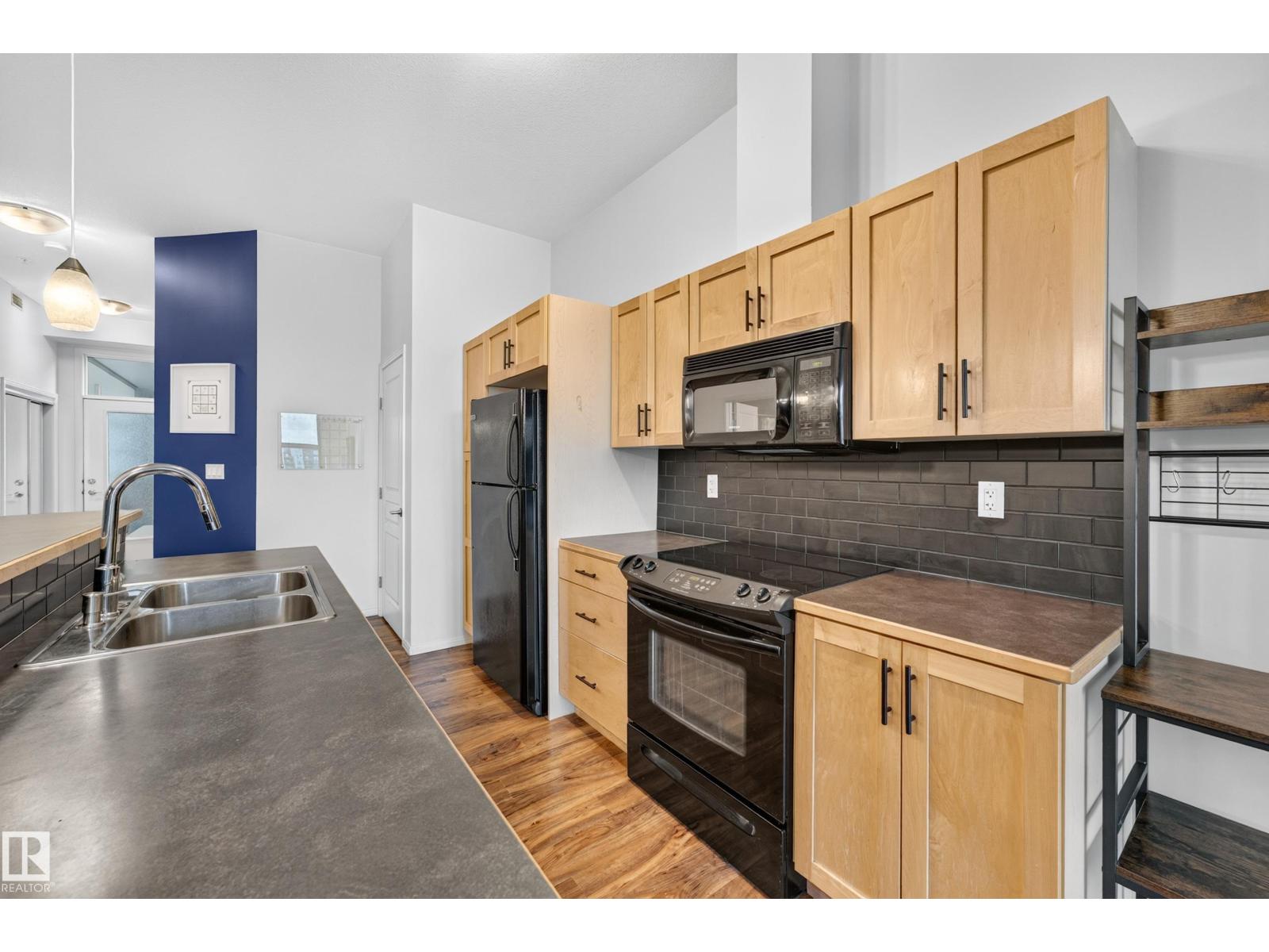 #410 10531 117 St Nw Property Photo 9