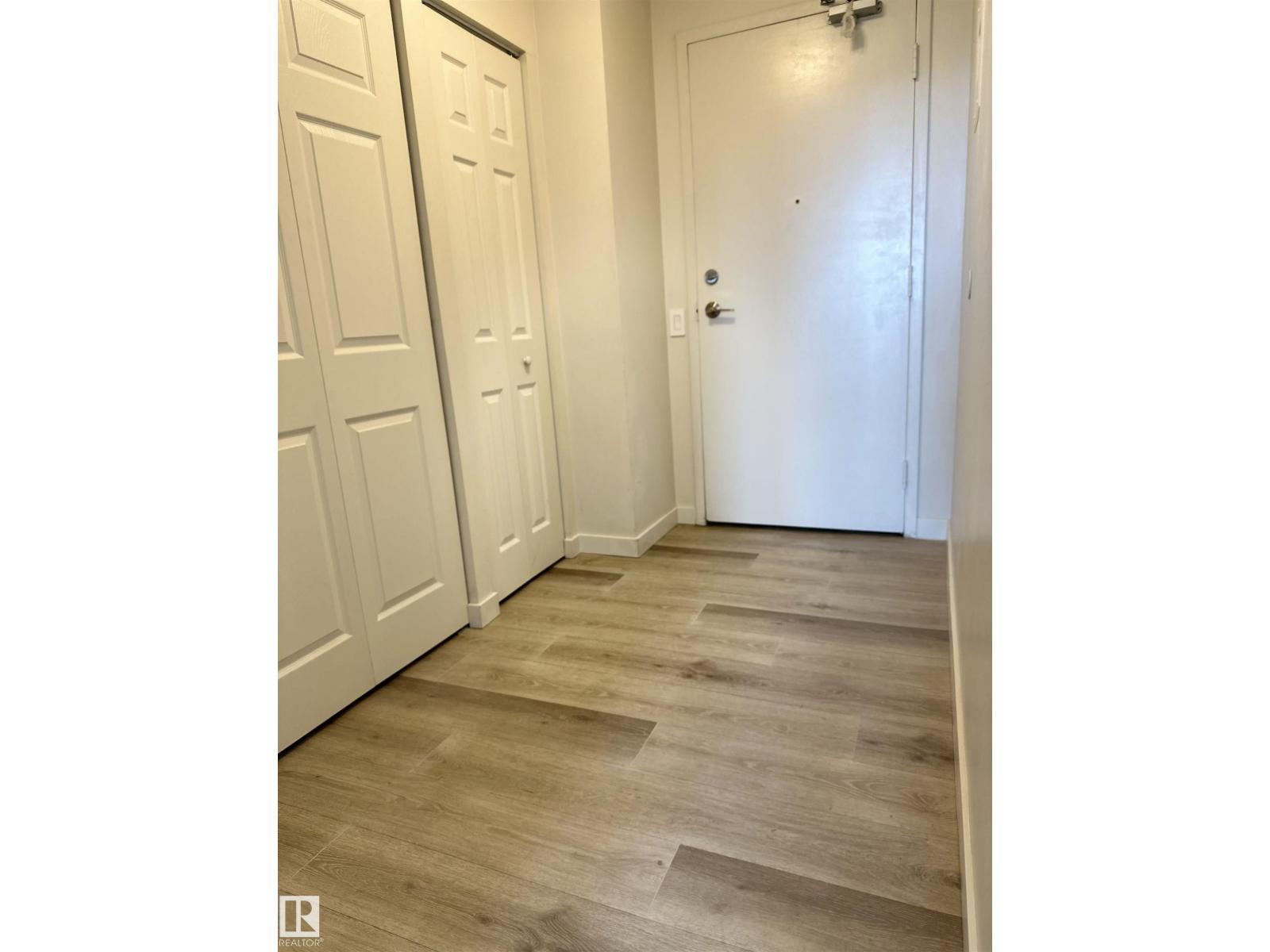 #706 10145 109 St Nw Property Photo 6