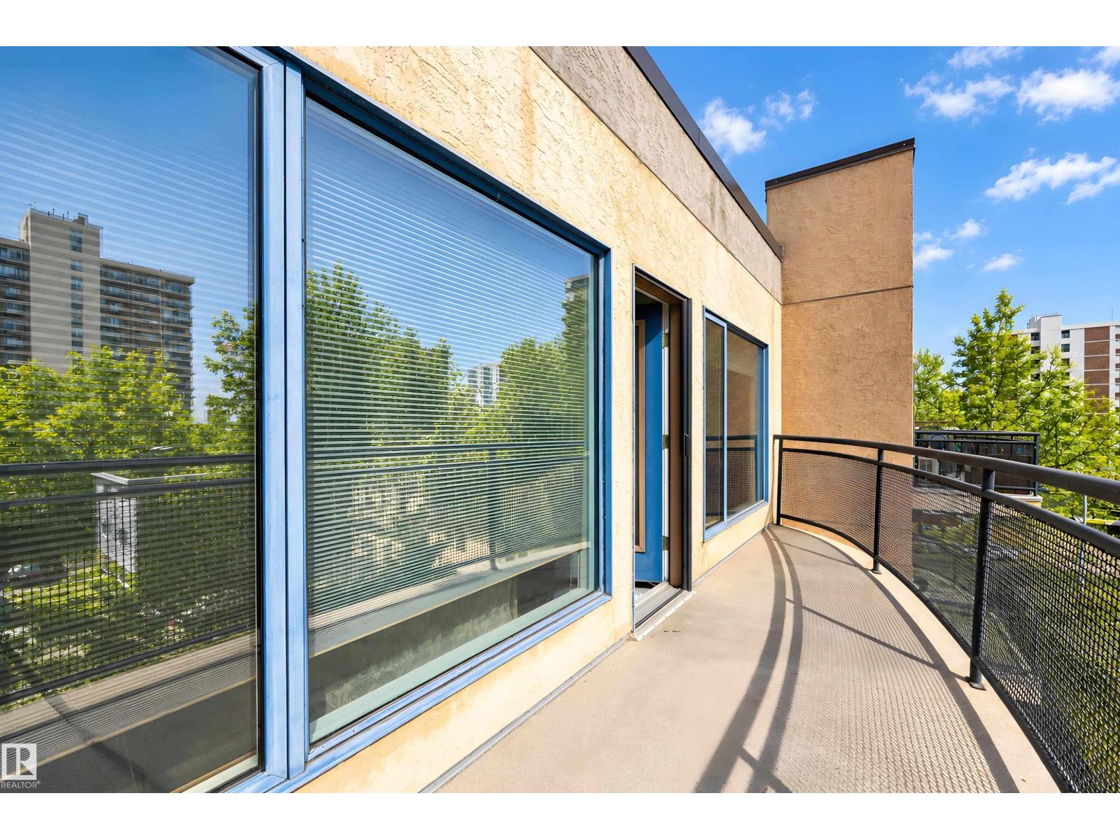 #403 11415 100 Av Nw Property Photo 22