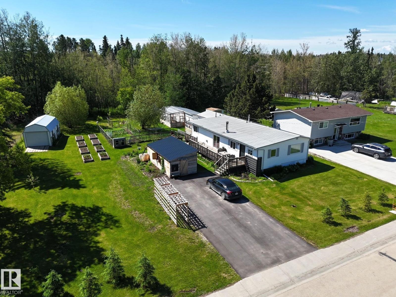 4707 54 Av Property Photo 1
