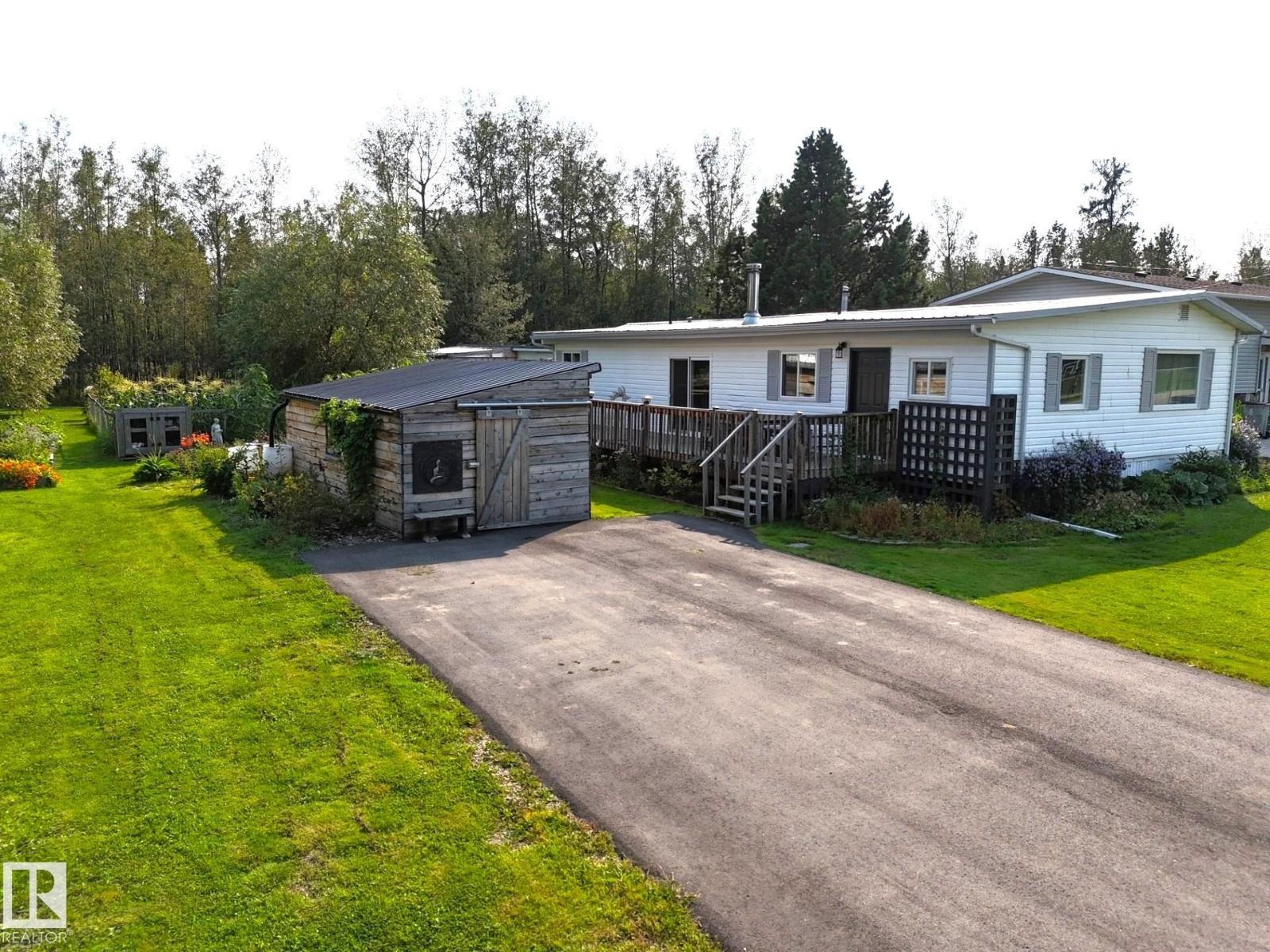 4707 54 Av Property Photo 2