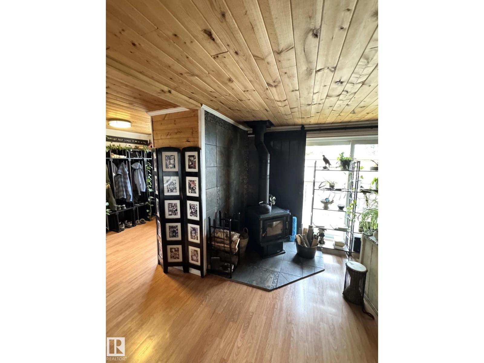 4707 54 Av Property Photo 14