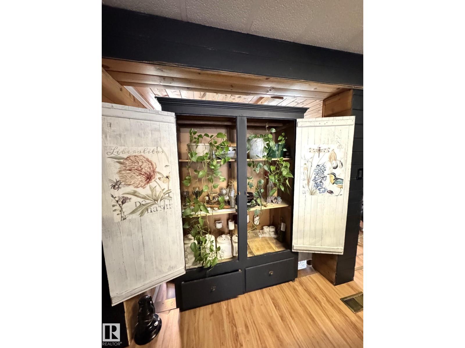 4707 54 Av Property Photo 18