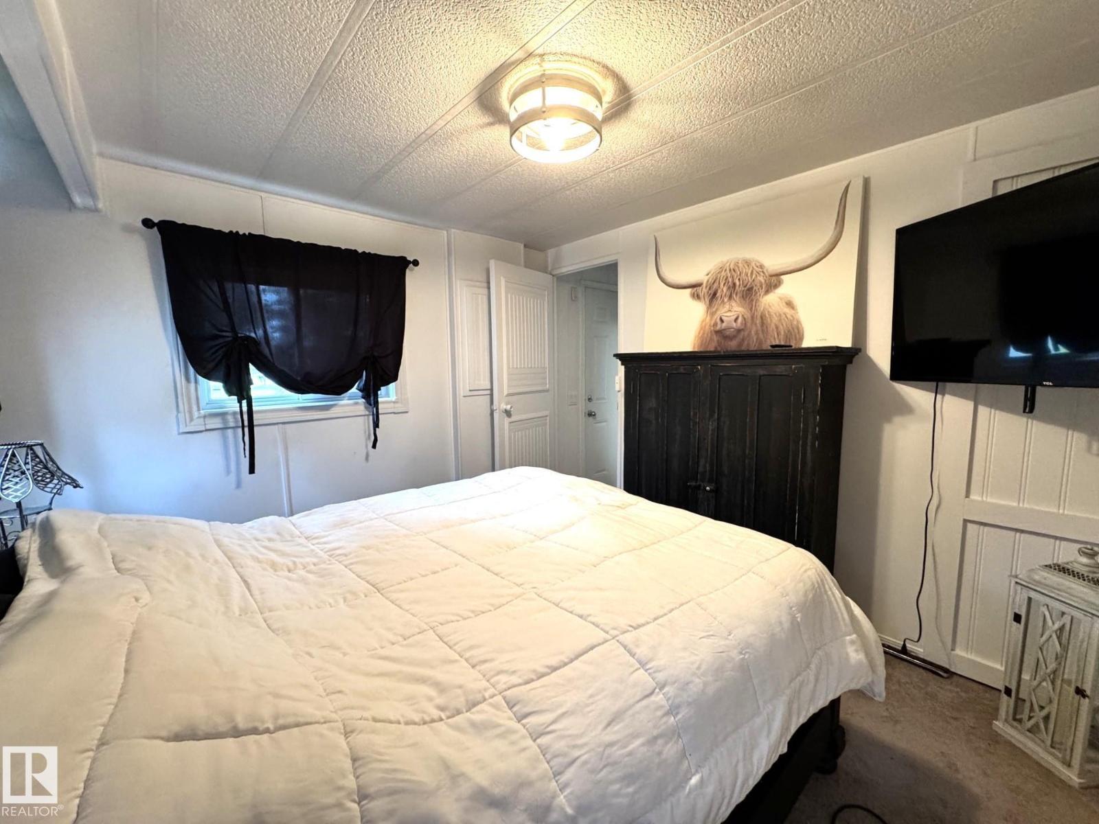 4707 54 Av Property Photo 23