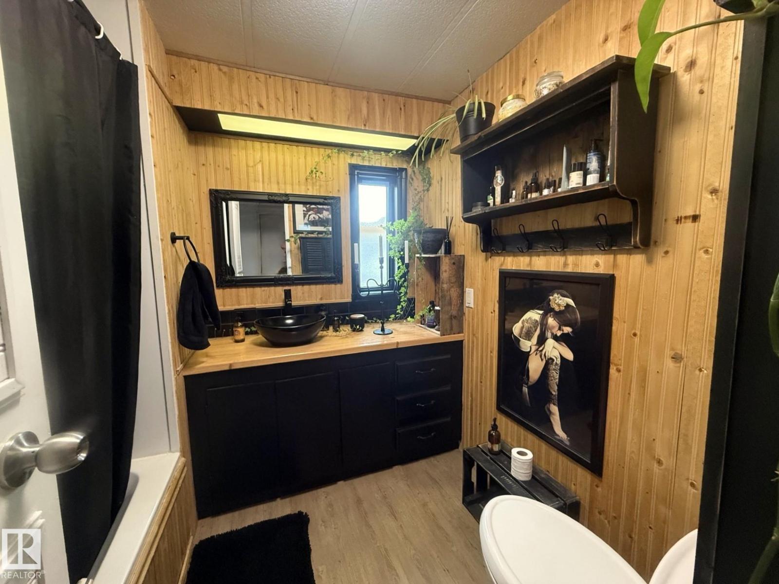 4707 54 Av Property Photo 27