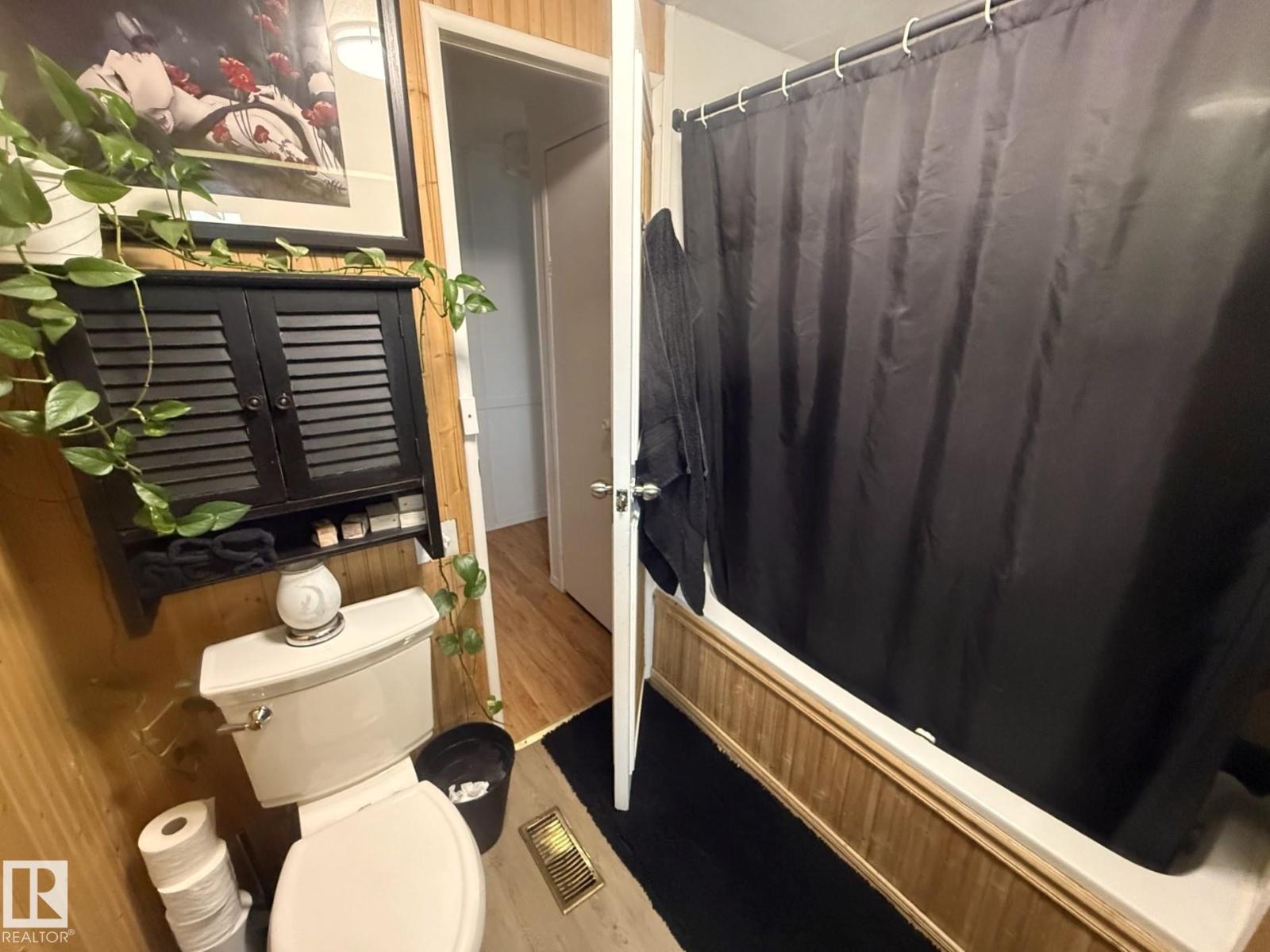 4707 54 Av Property Photo 28