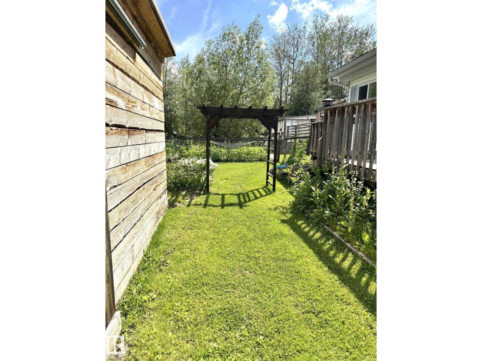 4707 54 Av Property Photo 32