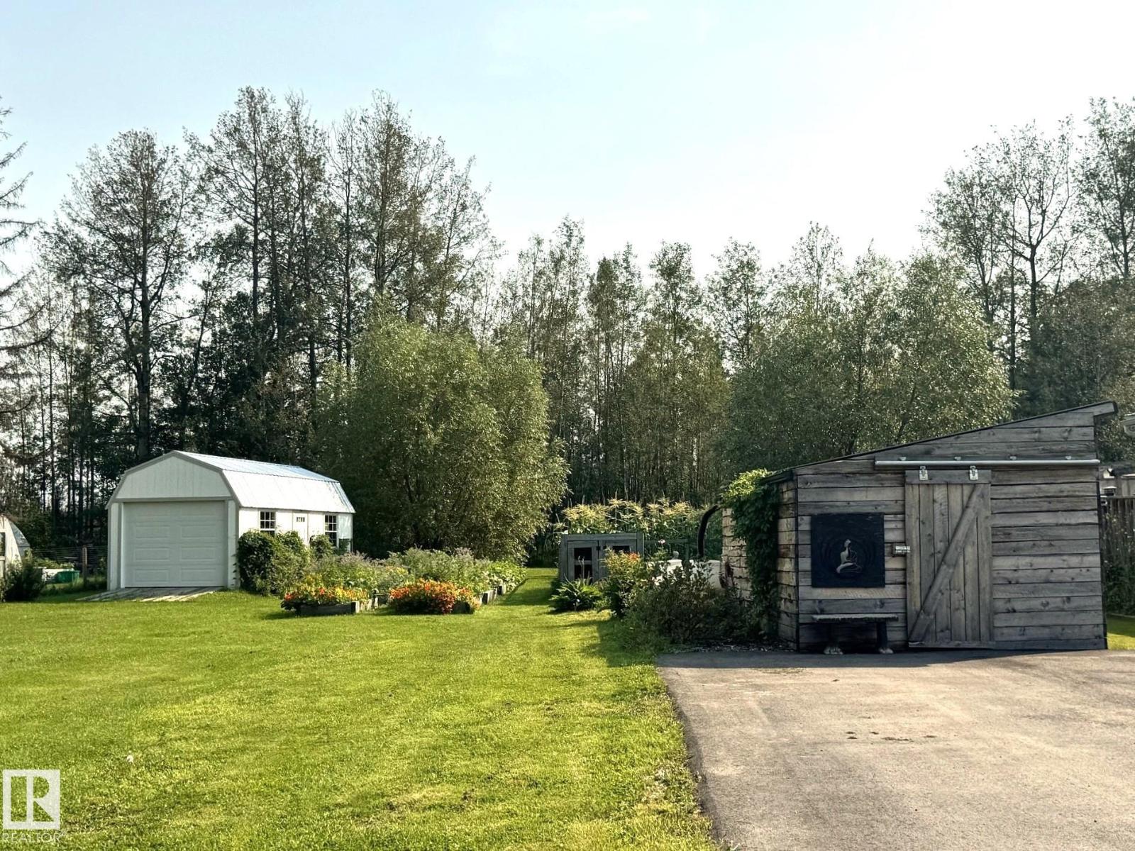 4707 54 Av Property Photo 34