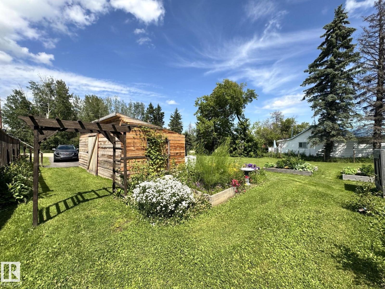 4707 54 Av Property Photo 36