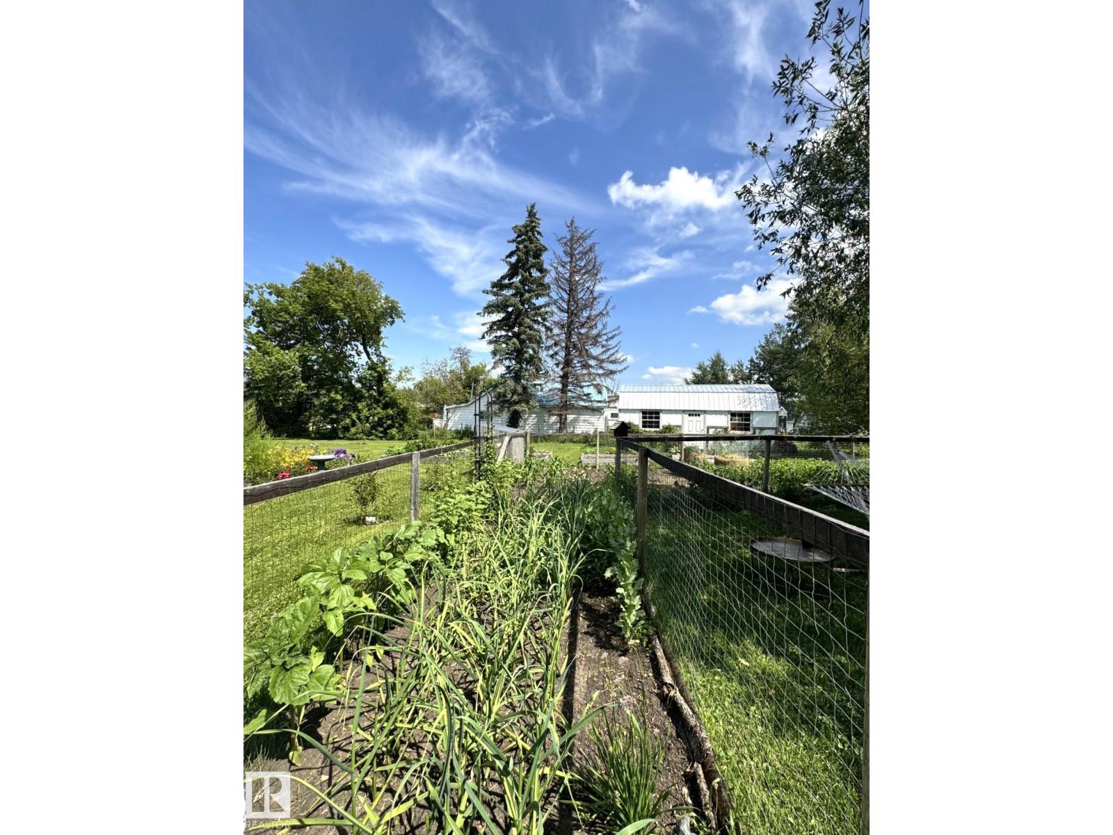4707 54 Av Property Photo 42