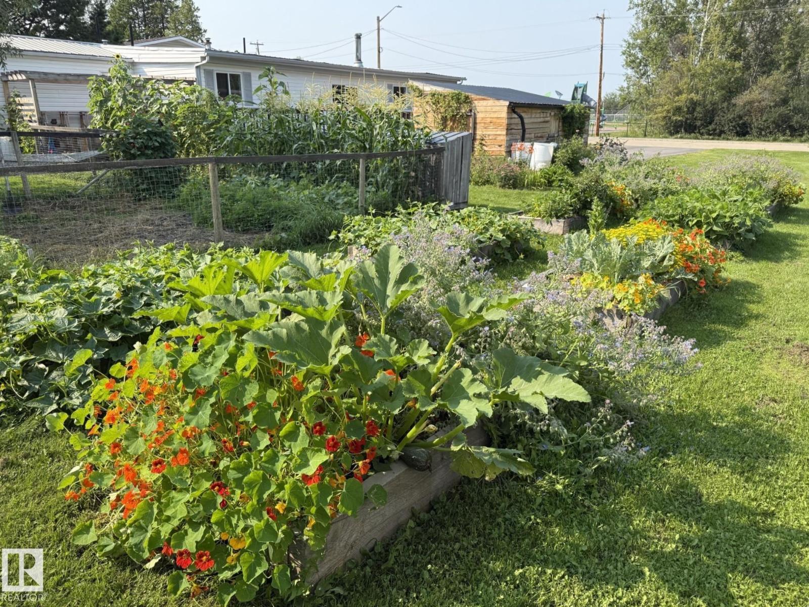4707 54 Av Property Photo 44