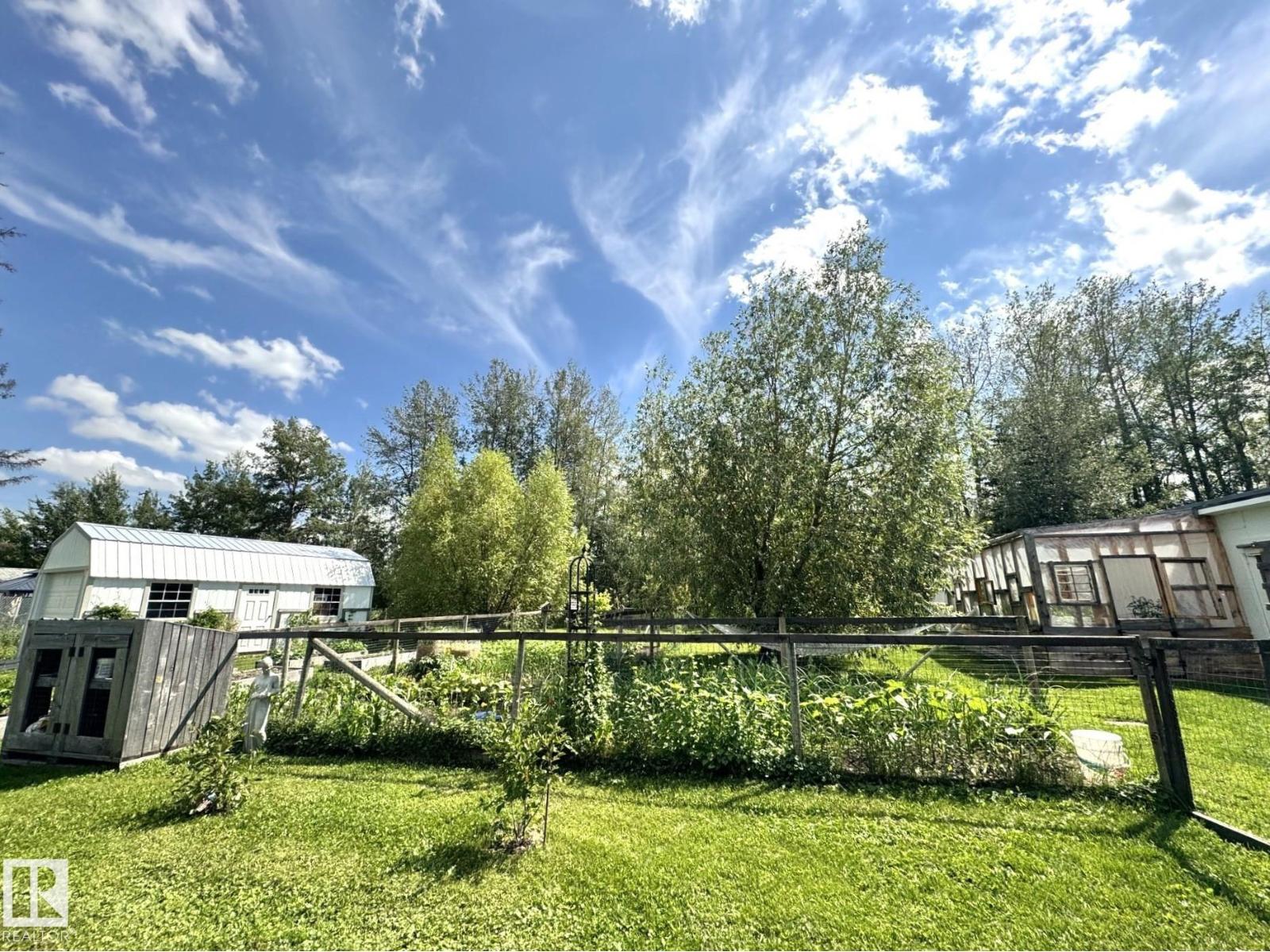 4707 54 Av Property Photo 55