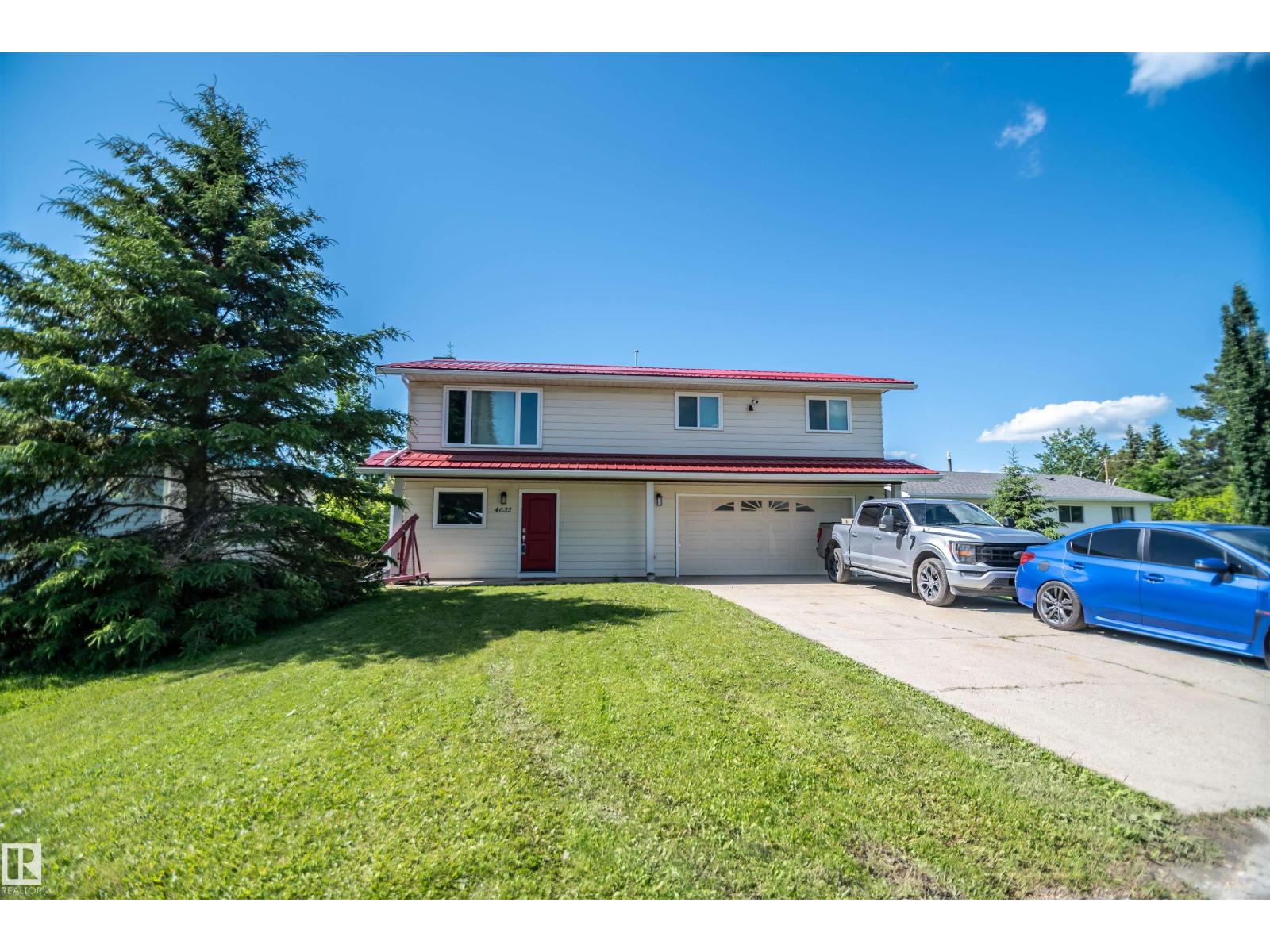 4632 46 AV Property Photo 1