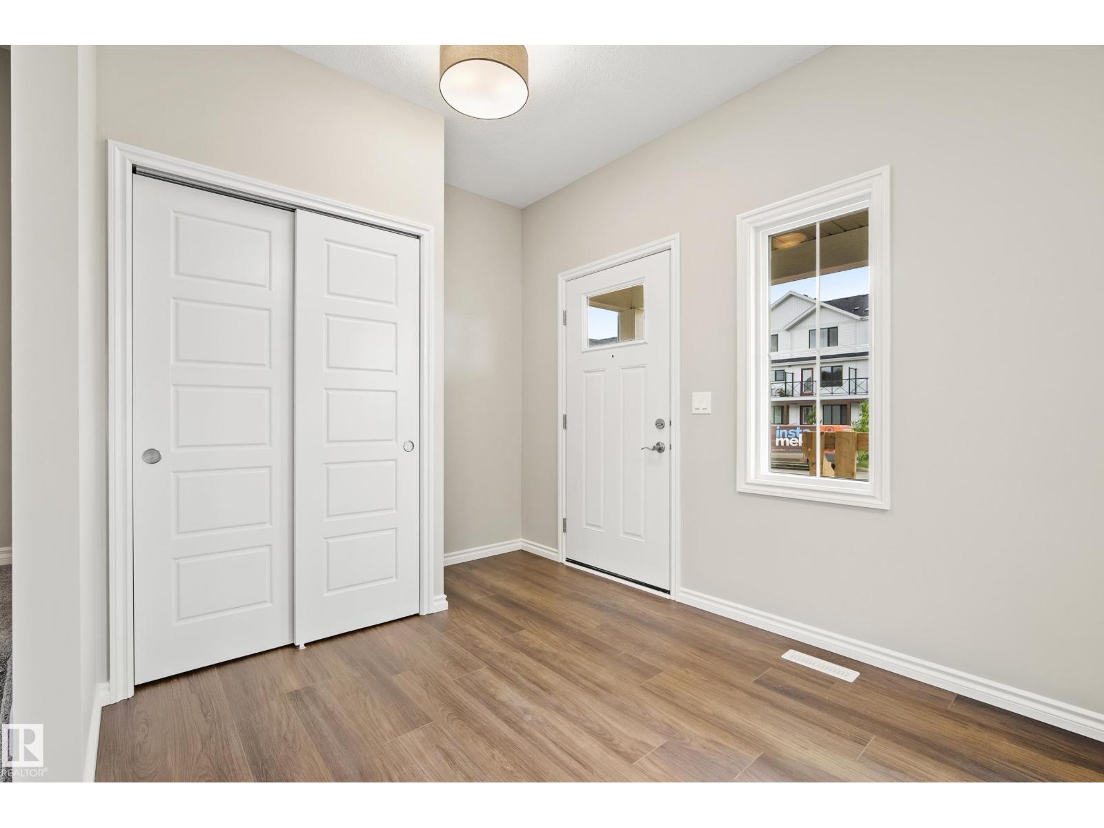 1222 Mcleod Av Property Photo 5