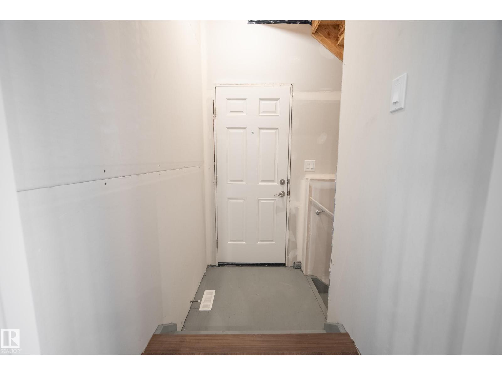 1222 Mcleod Av Property Photo 22