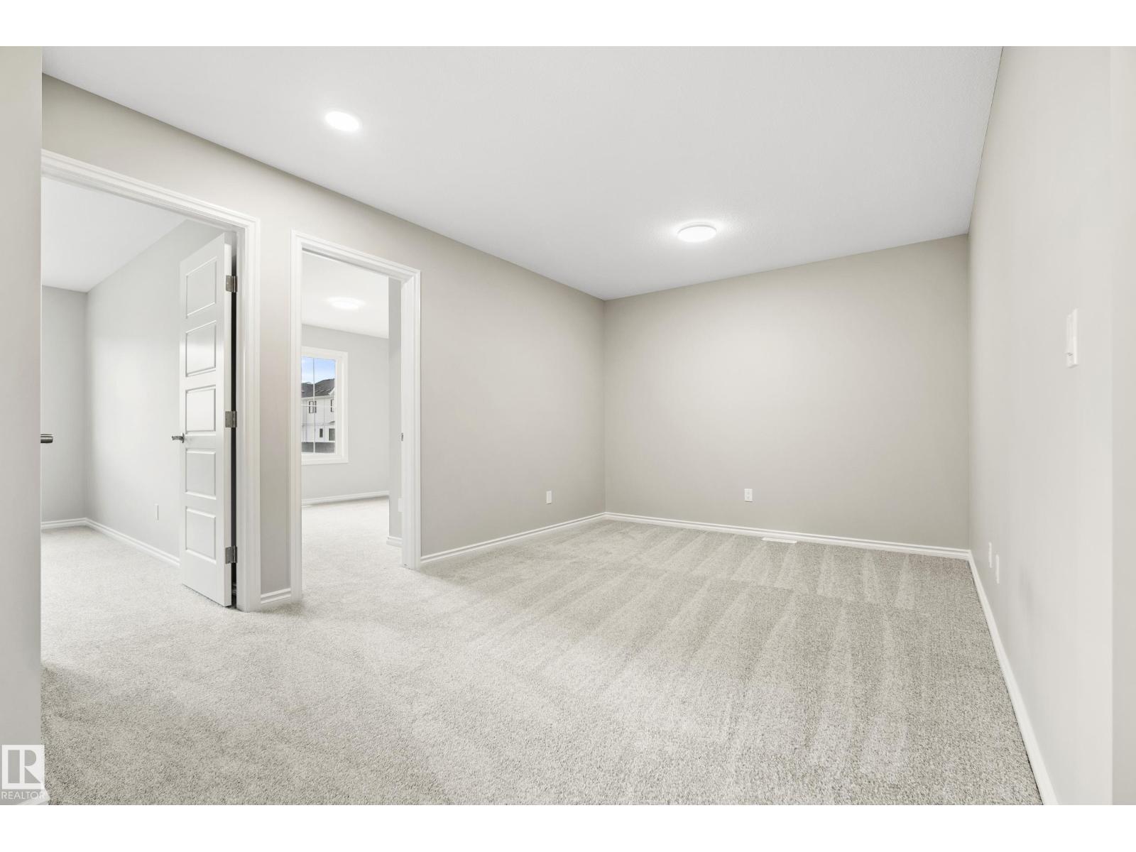 1222 Mcleod Av Property Photo 23