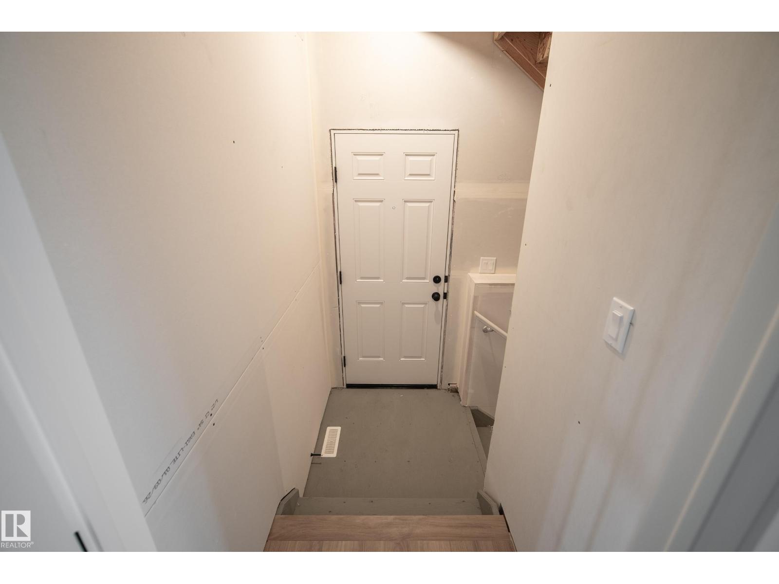 1224 Mcleod Av Property Photo 20