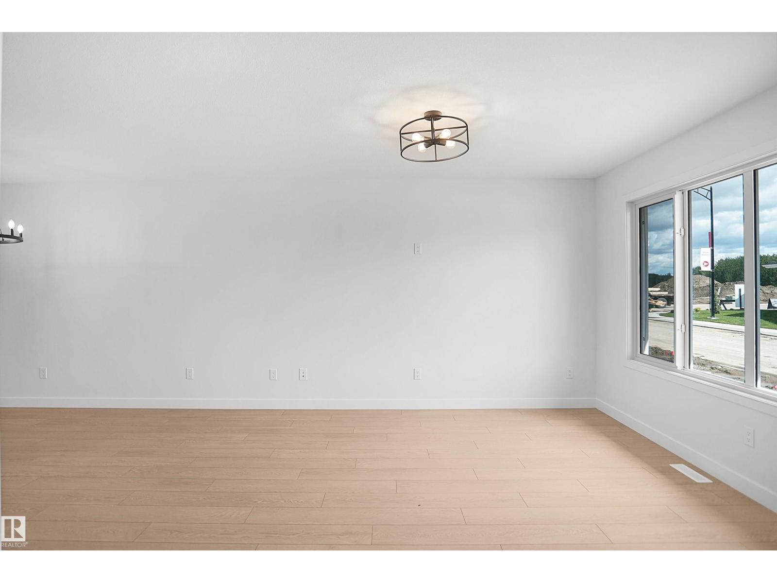 22529 83a Av Nw Property Photo 3
