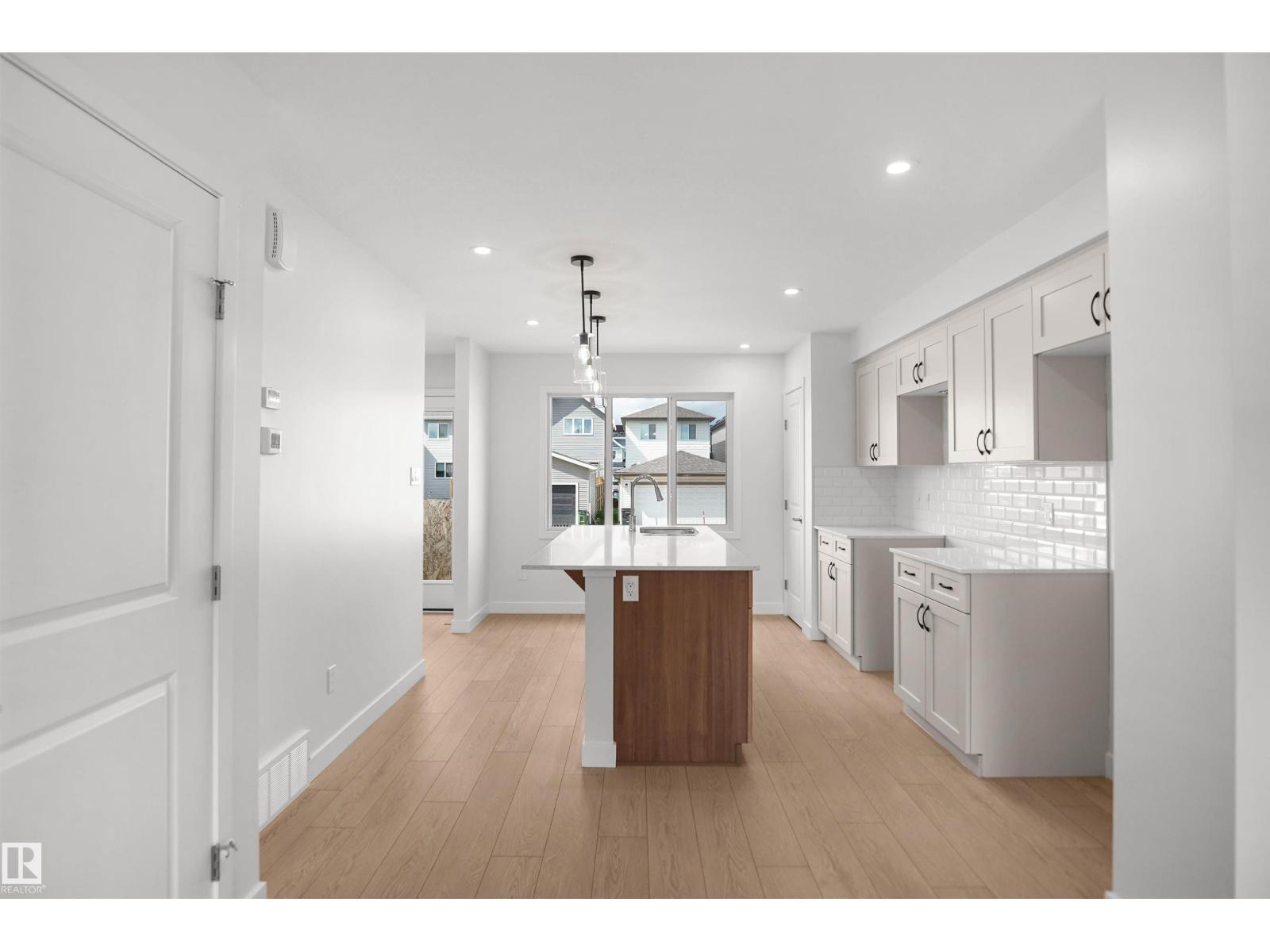 22529 83a Av Nw Property Photo 9