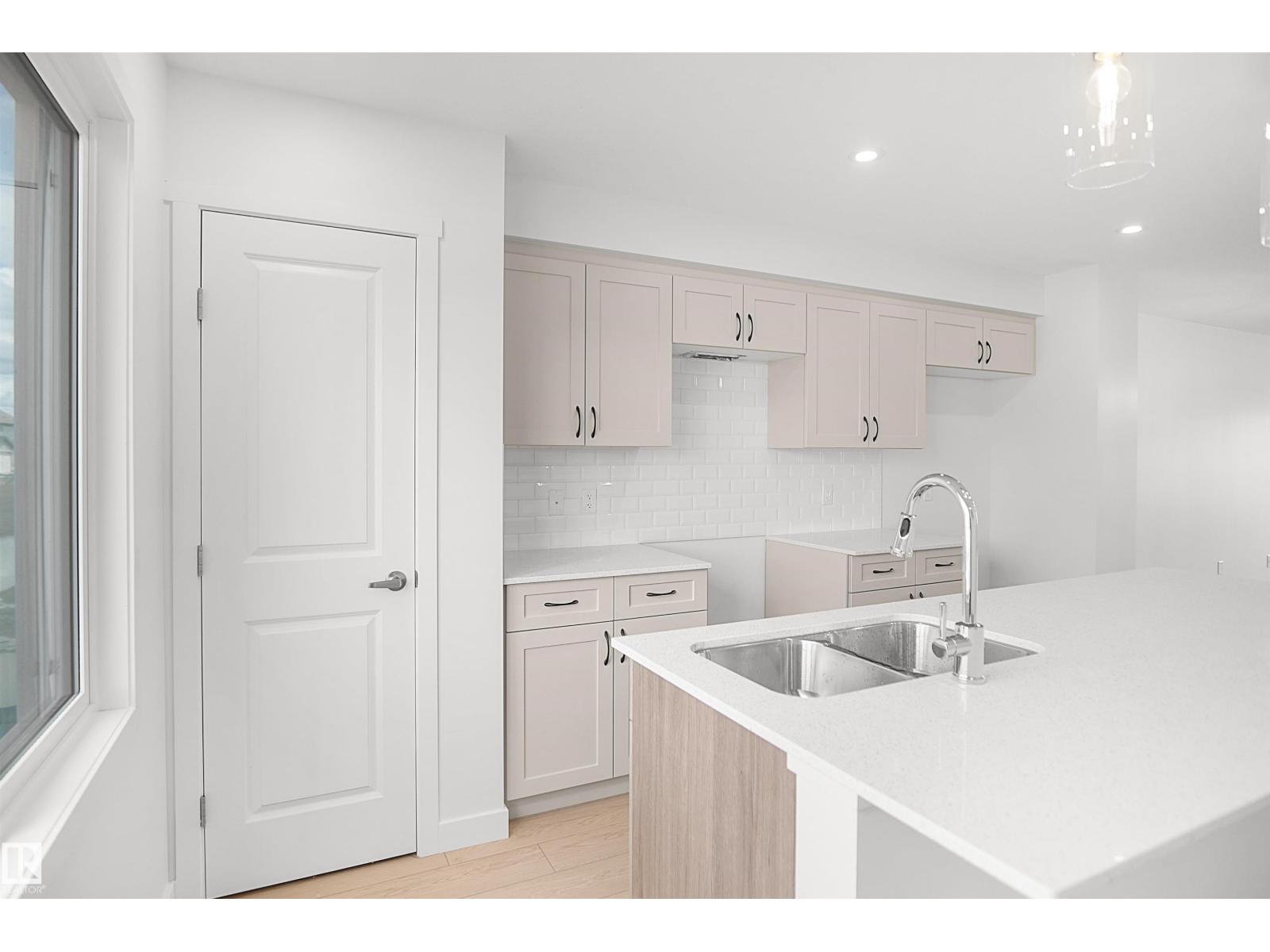 22529 83a Av Nw Property Photo 12
