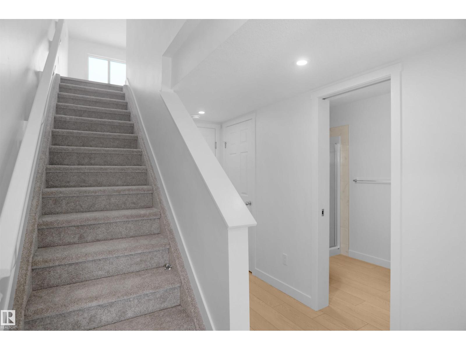 21034 24 Av Nw Property Photo 4