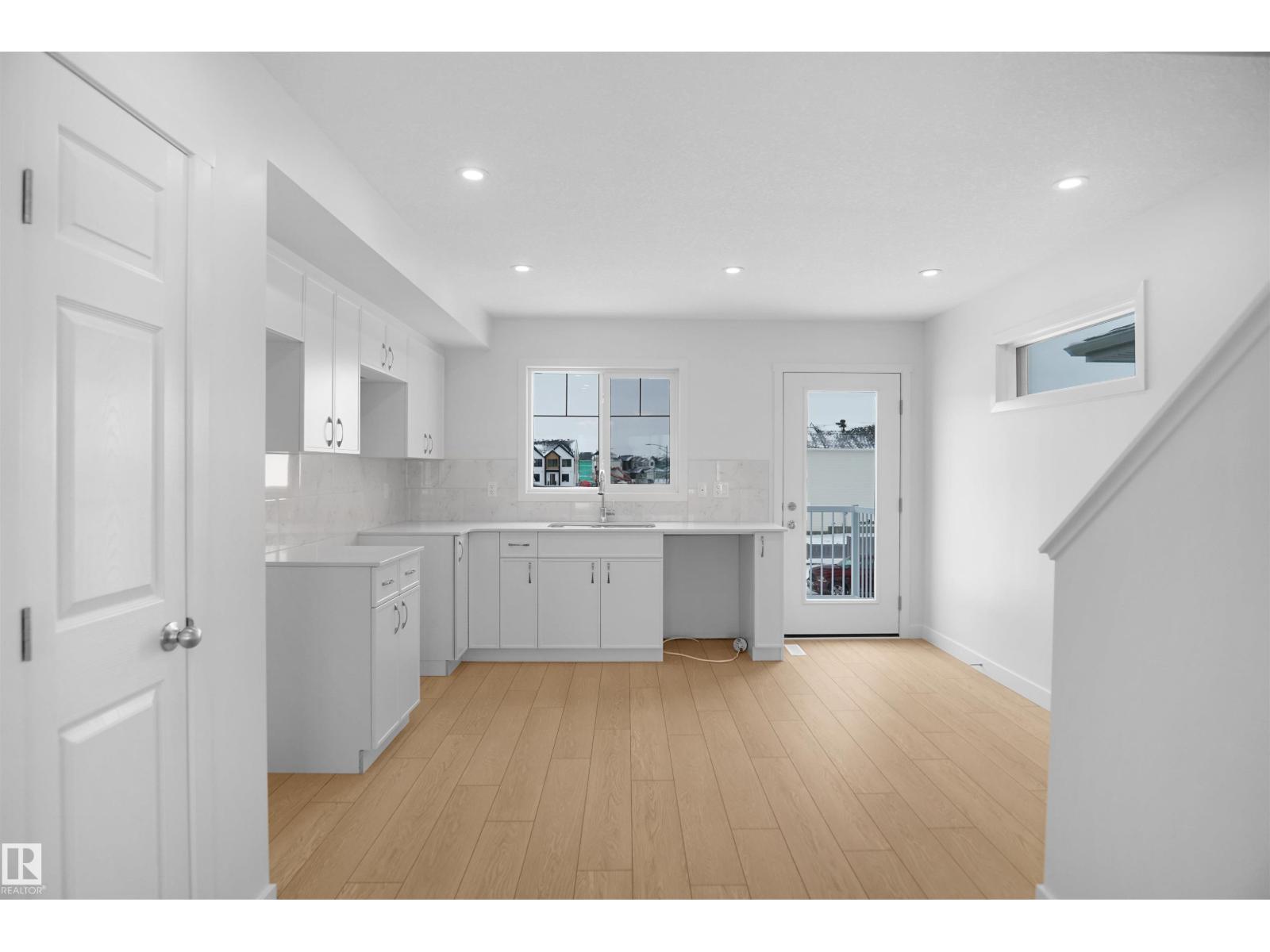 21034 24 Av Nw Property Photo 13