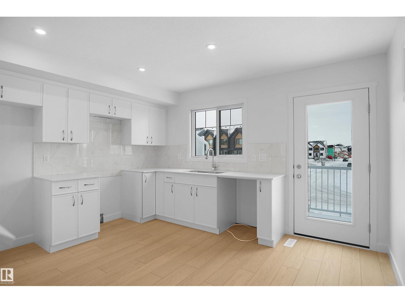21034 24 Av Nw Property Photo 14