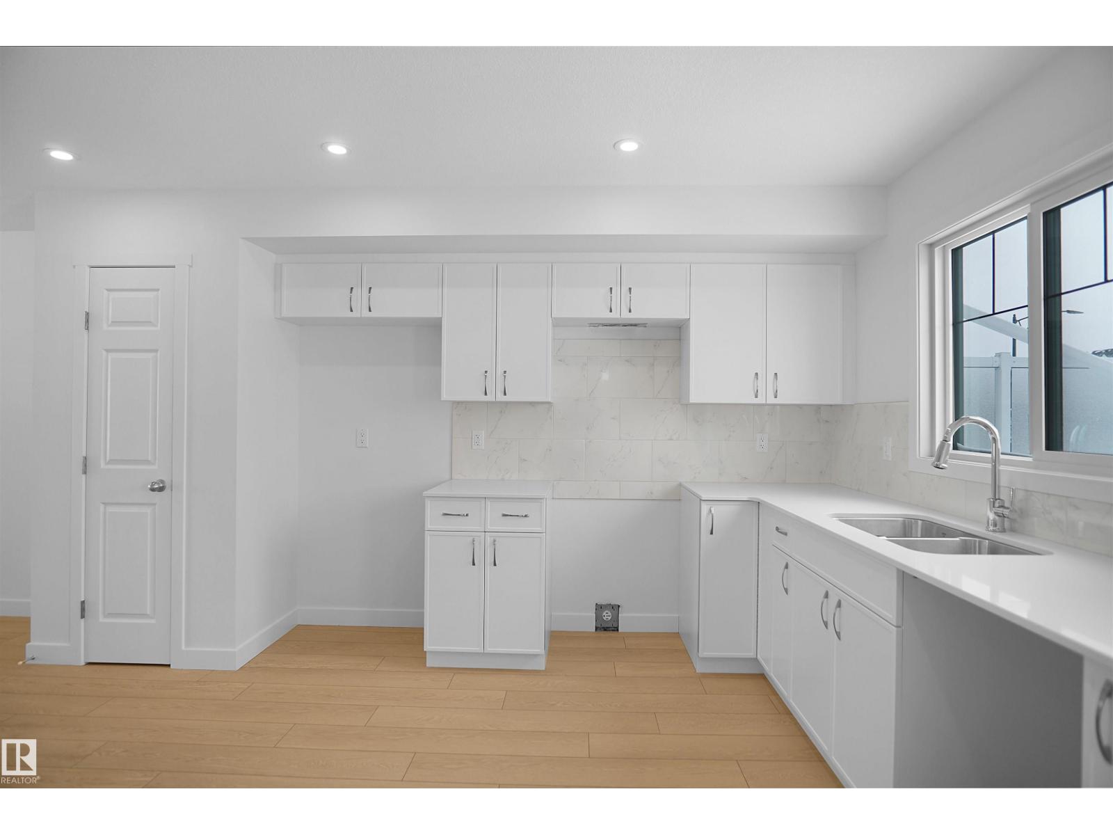 21034 24 Av Nw Property Photo 15