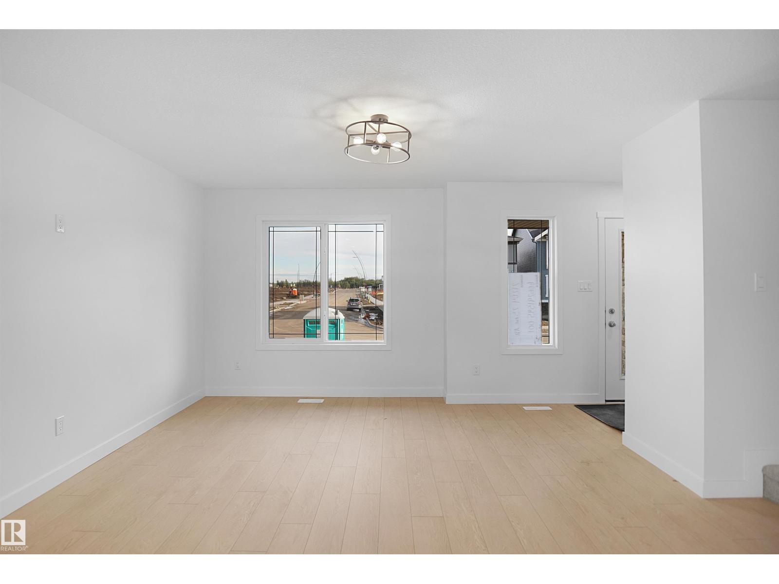 19486 21 Av Nw Property Photo 4