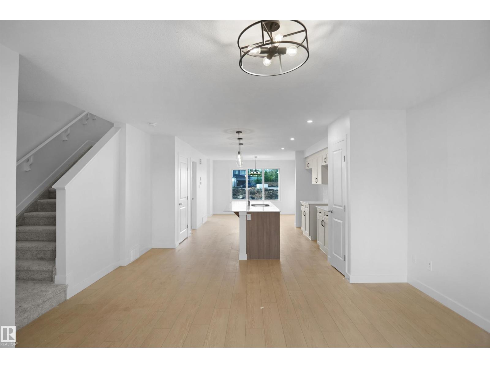 19486 21 Av Nw Property Photo 5