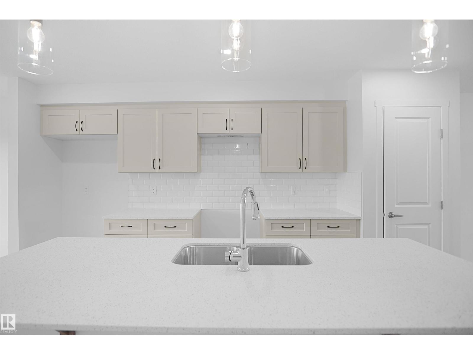 19486 21 Av Nw Property Photo 8
