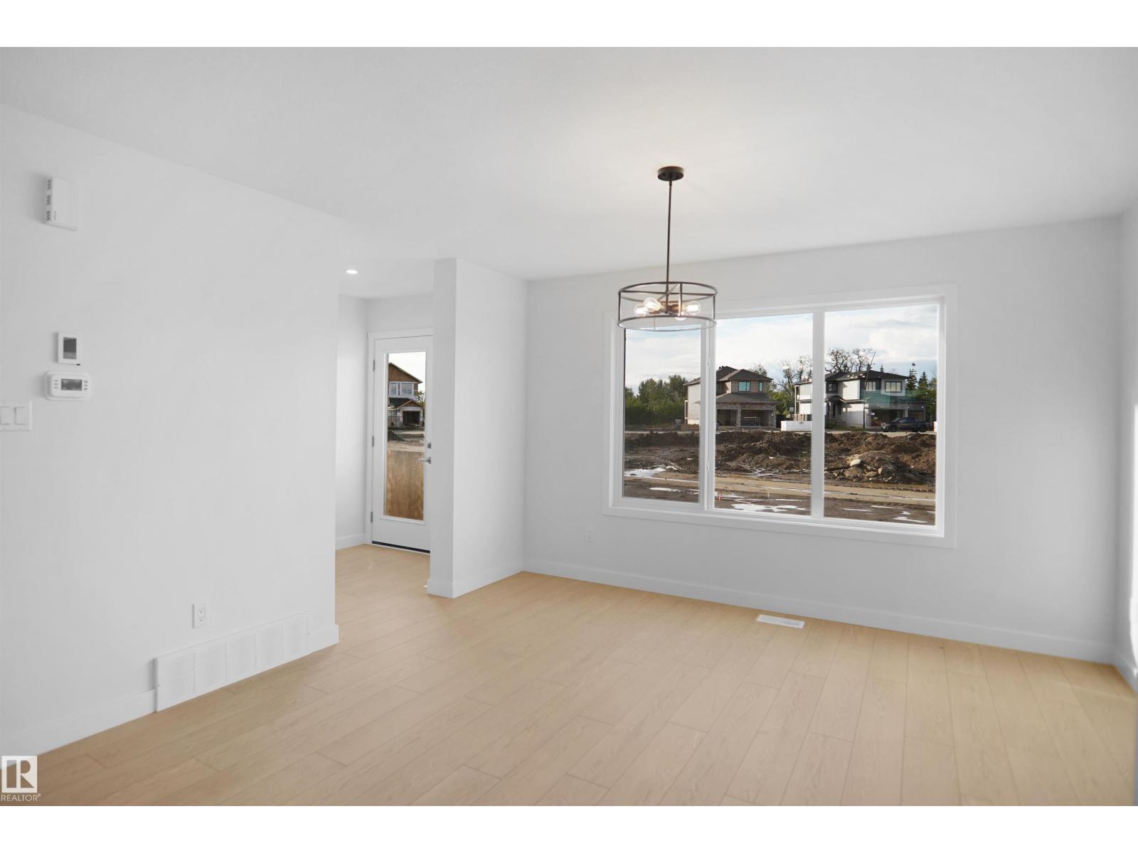 19486 21 Av Nw Property Photo 12