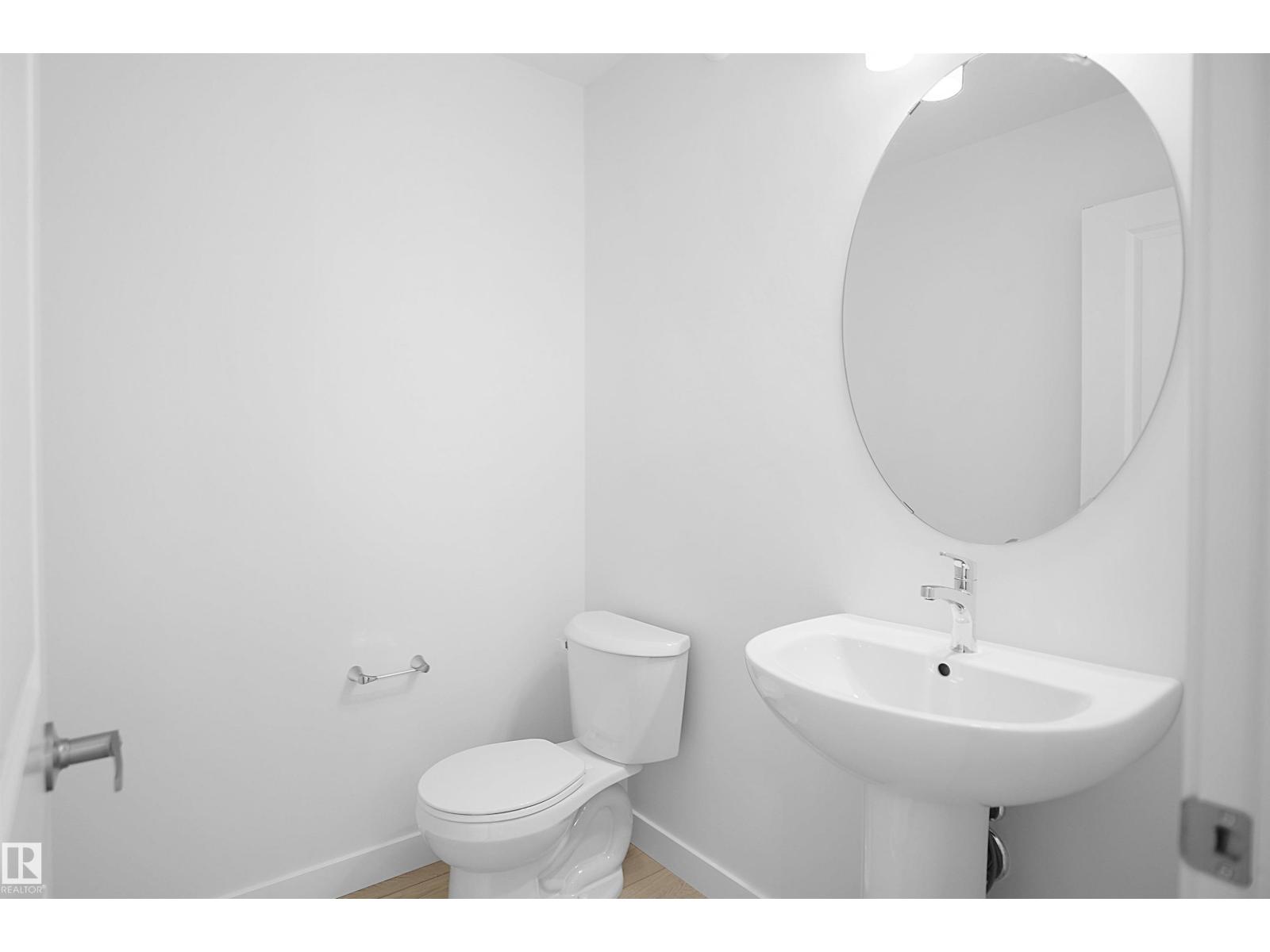 19486 21 Av Nw Property Photo 17