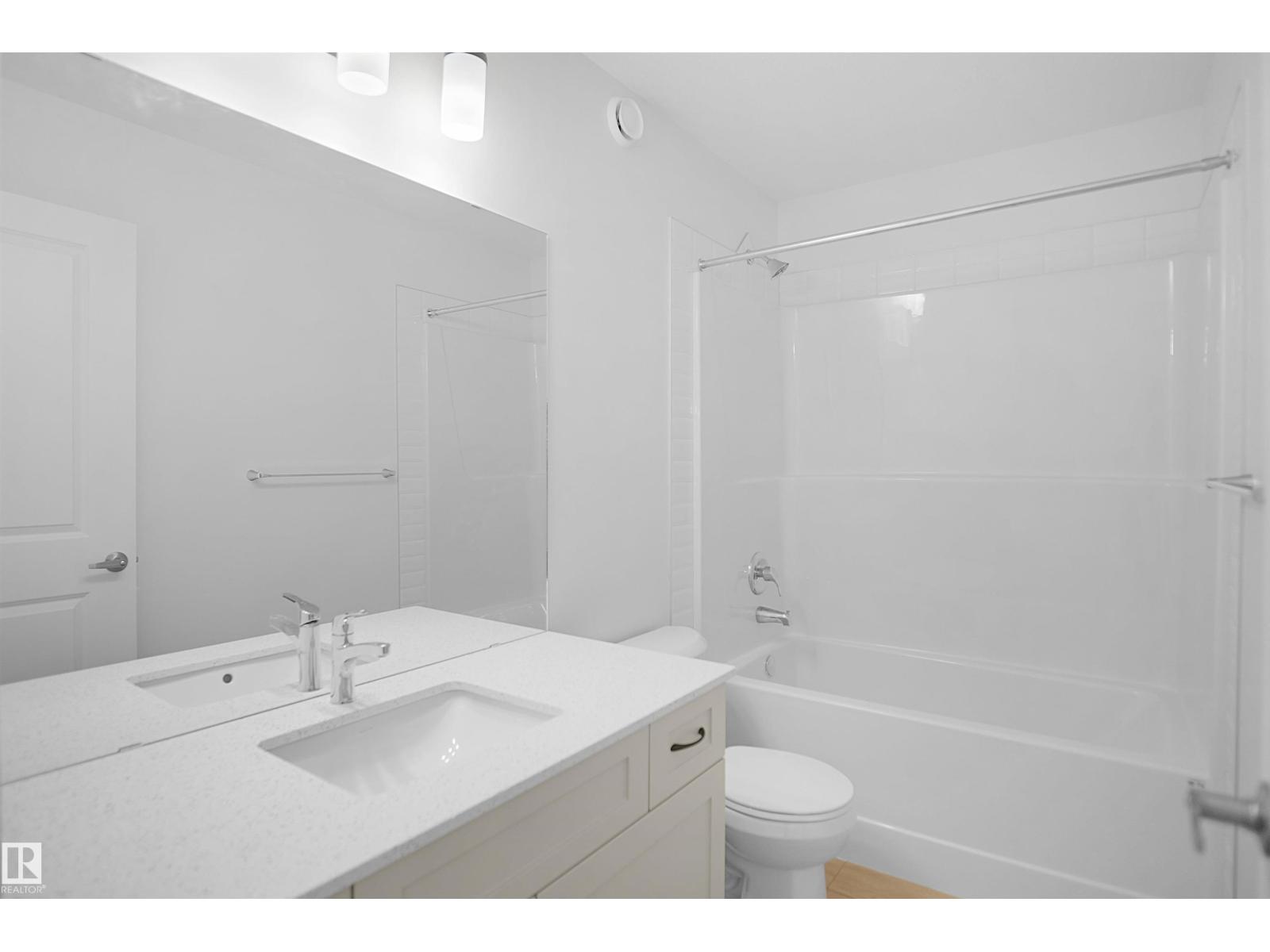19486 21 Av Nw Property Photo 25