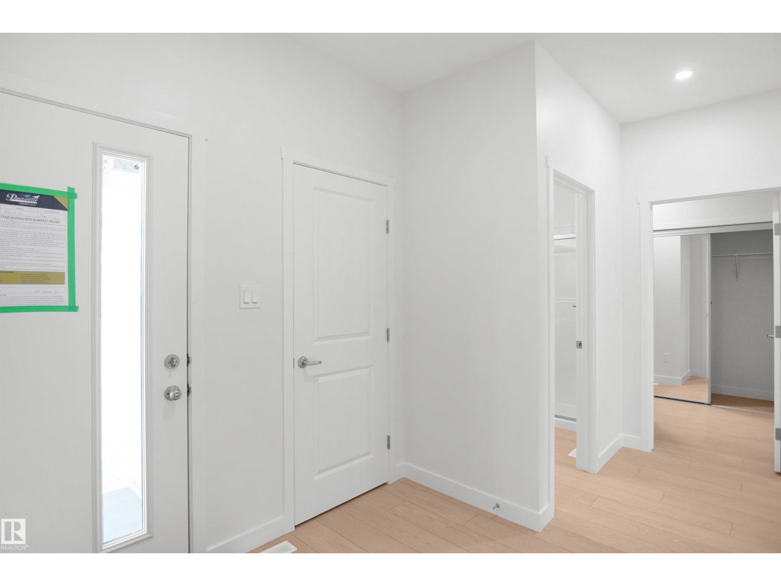 956 17 Av Nw Property Photo 2