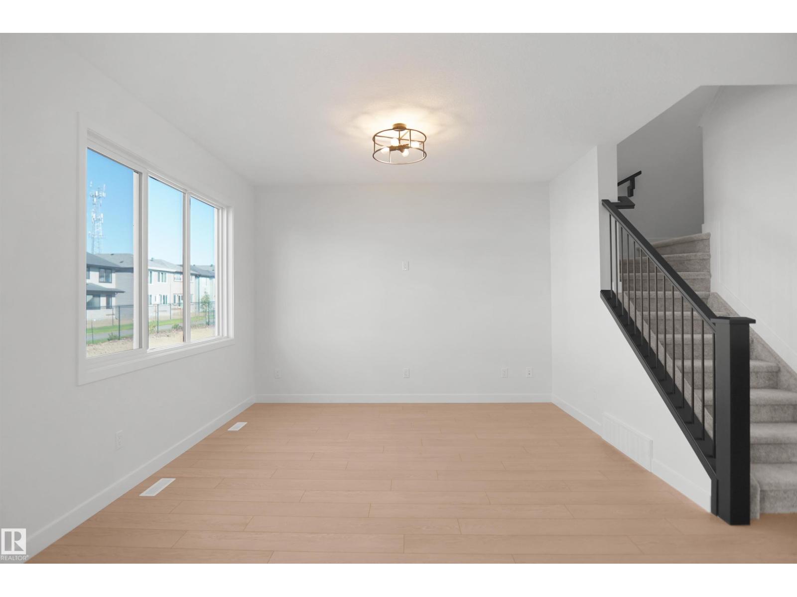 956 17 Av Nw Property Photo 5