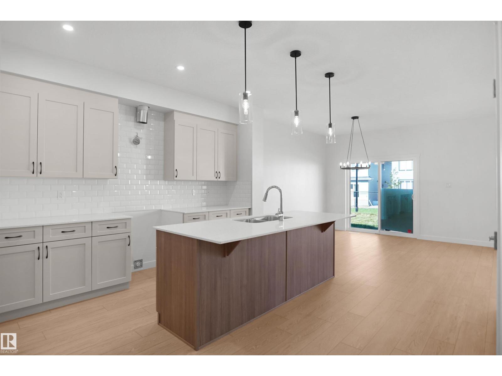956 17 Av Nw Property Photo 6