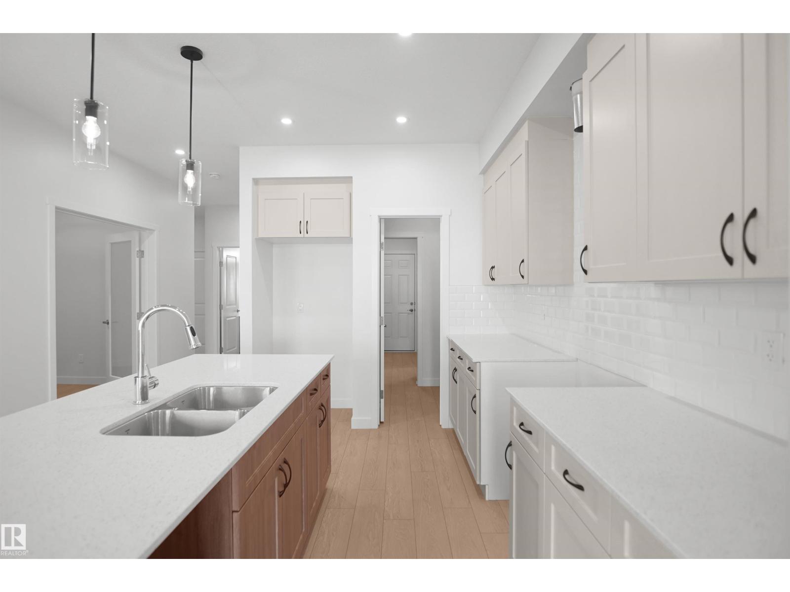 956 17 Av Nw Property Photo 12