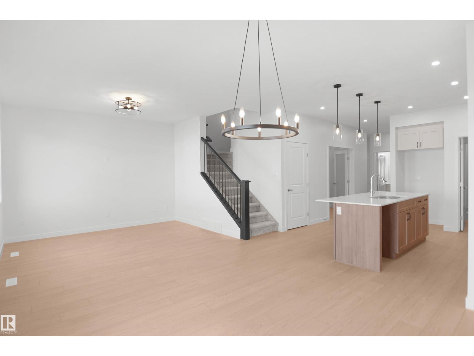 956 17 Av Nw Property Photo 14
