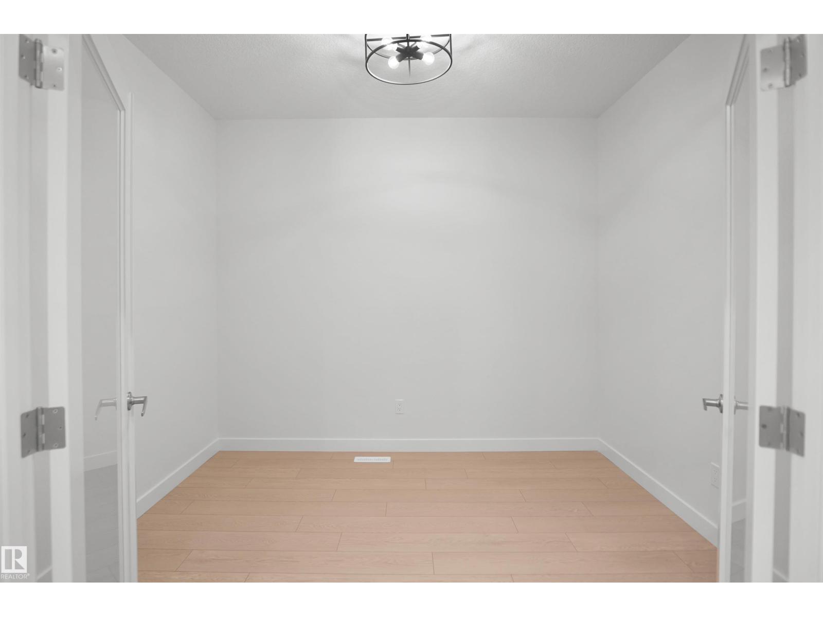956 17 Av Nw Property Photo 18