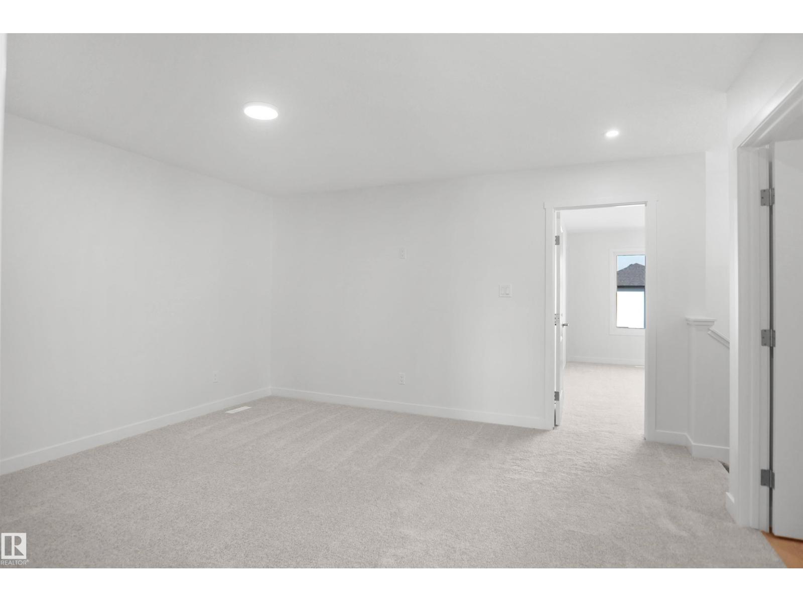956 17 Av Nw Property Photo 21