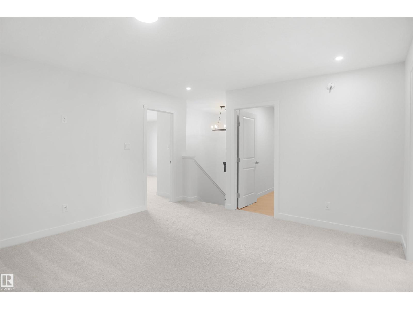 956 17 Av Nw Property Photo 23