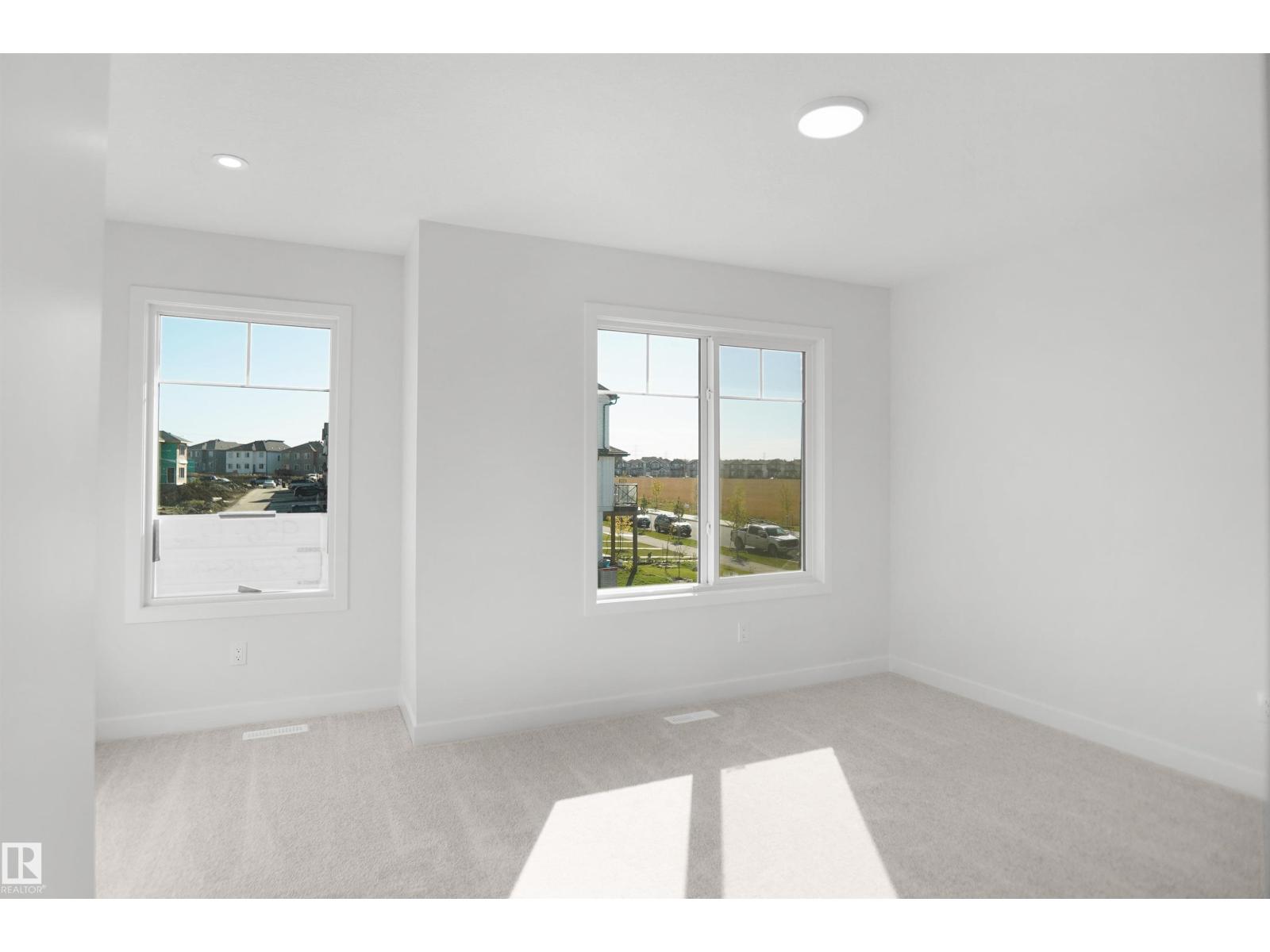 956 17 Av Nw Property Photo 33
